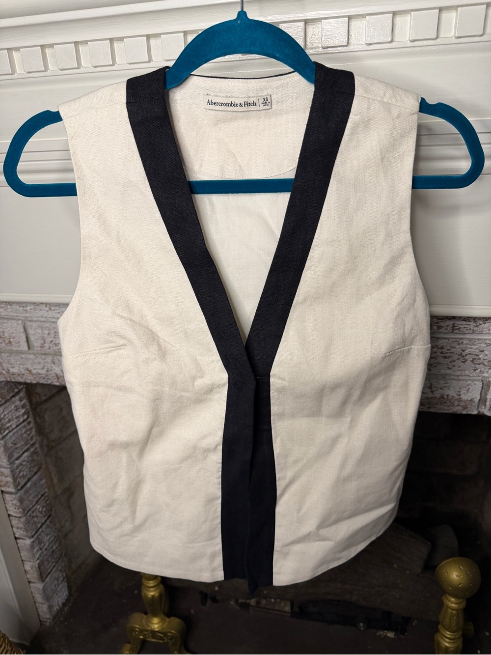 Abercrombie XS Ivory Black Contrast Tailored Vest